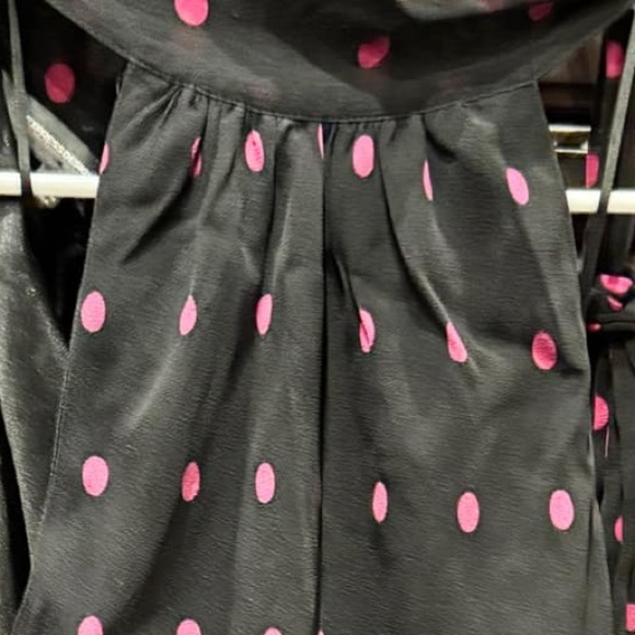 Express halter blouse Black with Pink Polka Dots - Picture 4 of 4